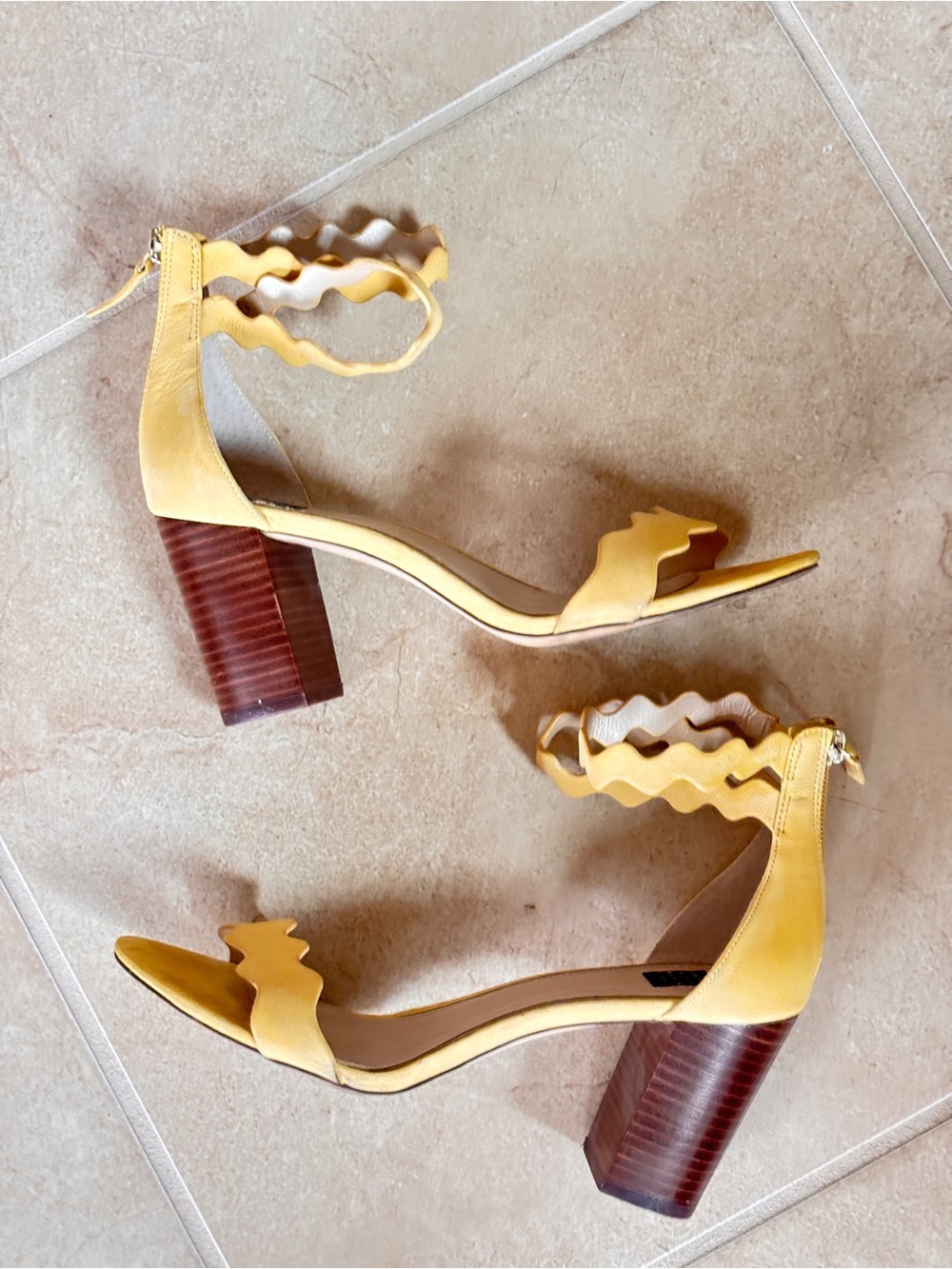 White House Black Market heels - Picture 3 of 5